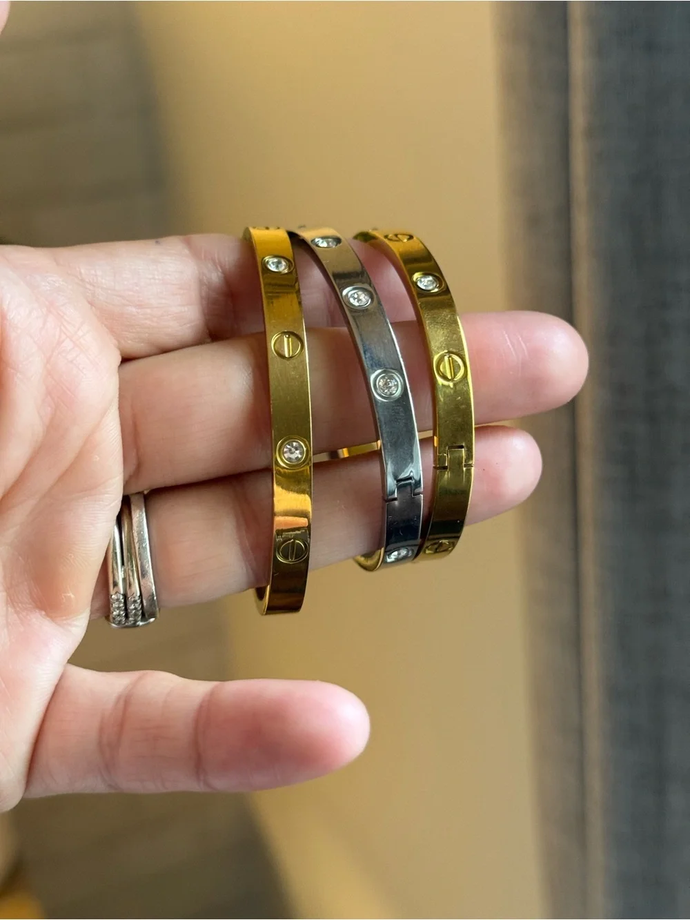 Gold and Silverw women’s Screw-Detail Bangle Set